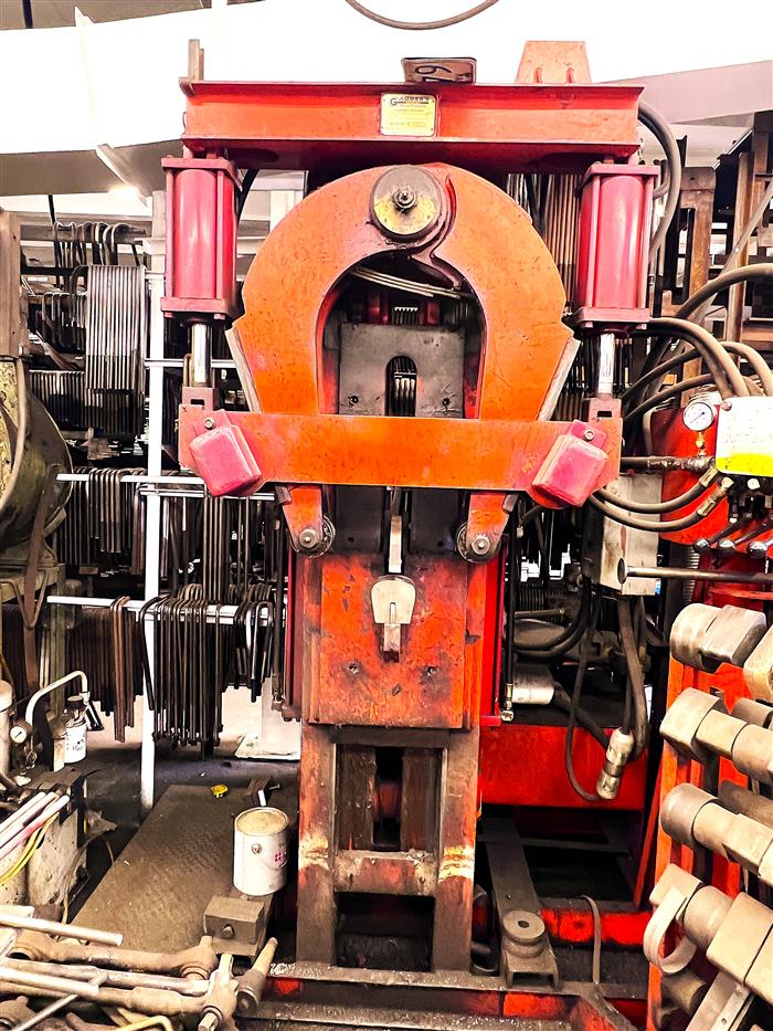 Hydraulic U-bolt forming machine used to fabricate custom U-bolts